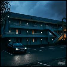 Motel sombre avec voiture garée.Album chambre 140 partie 1.