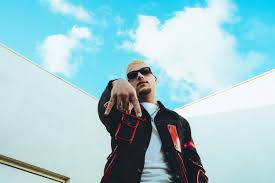Lire la suite à propos de l’article PLK : Le Braquage Marketing du Rap Français